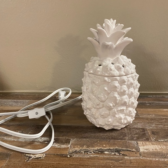 Scentsy Other - Scentsy Southern hospitality pineapple warmer